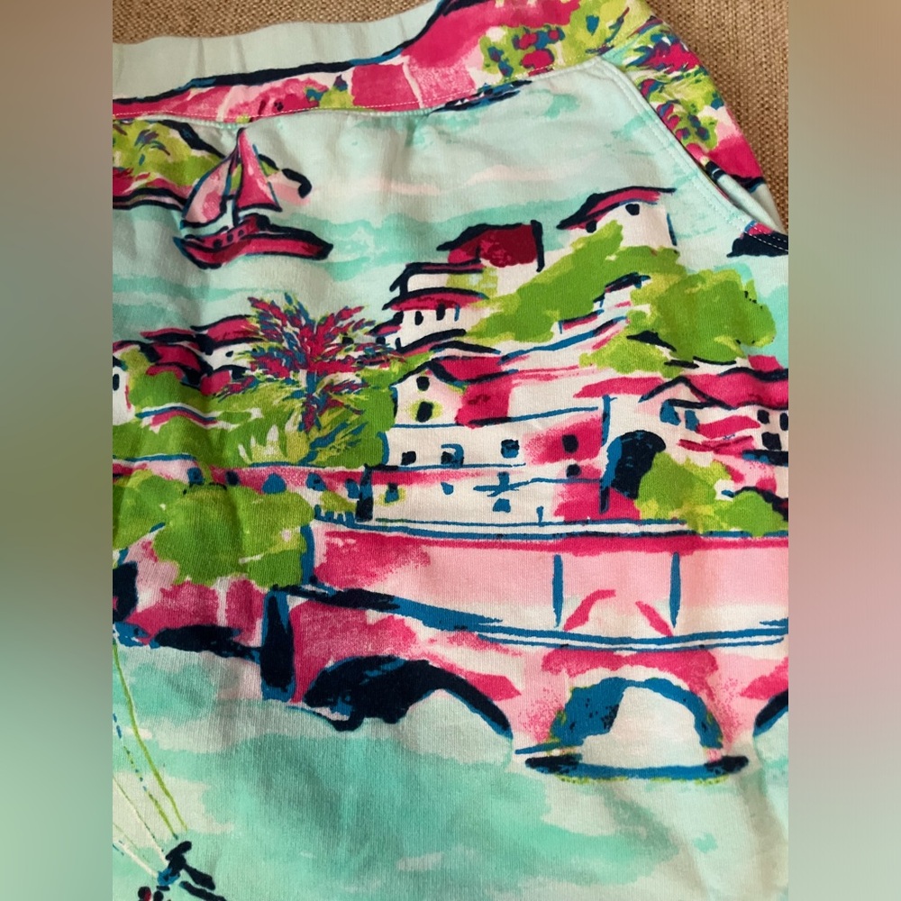 Crown & ivy tie skirt with Rome vacation design - Picture 4 of 8